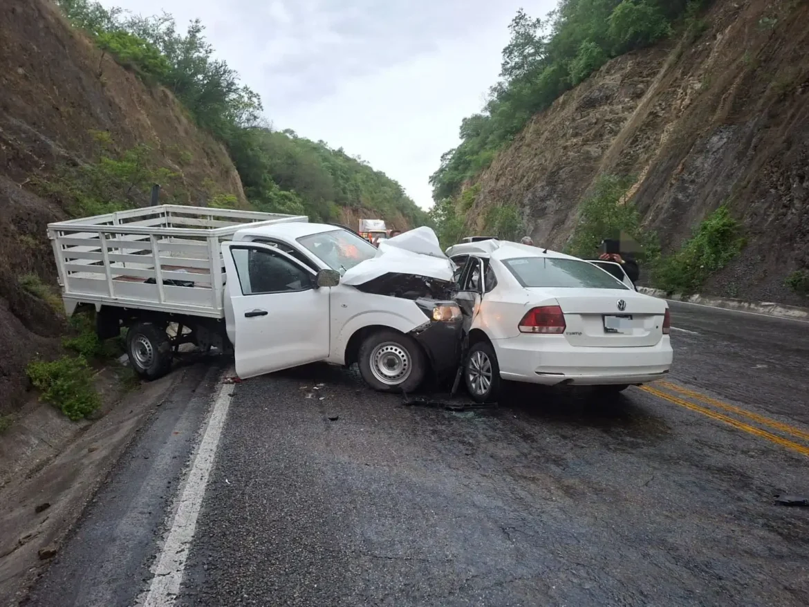 Choque múltiple en la Victoria-Monterrey deja un muerto y tres heridos