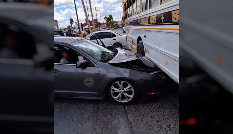 Choque entre automóvil y tráiler provoca caos vial en Reynosa