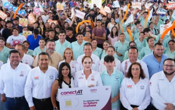 Carmen Lilia Canturosas marca precedente en Tamaulipas con ConéctAT: conectividad móvil gratuita para 10 mil universitarios