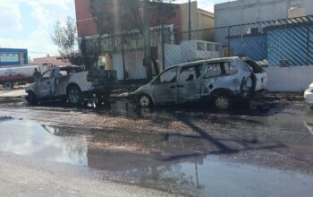 Dos camionetas quedan calcinadas tras incendio en Reynosa