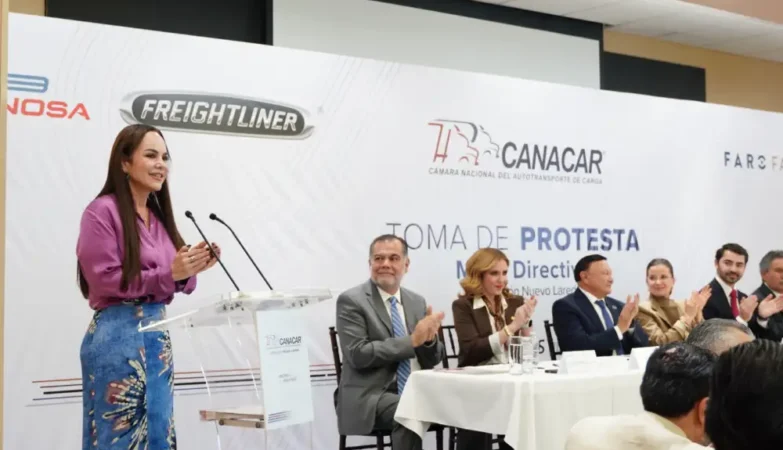 Carmen Lilia Canturosas refrenda compromiso con sector transportista