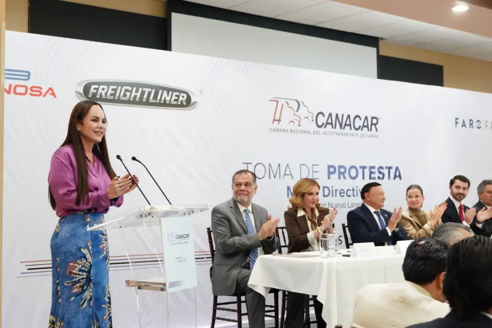 Carmen Lilia Canturosas refrenda compromiso con sector transportista